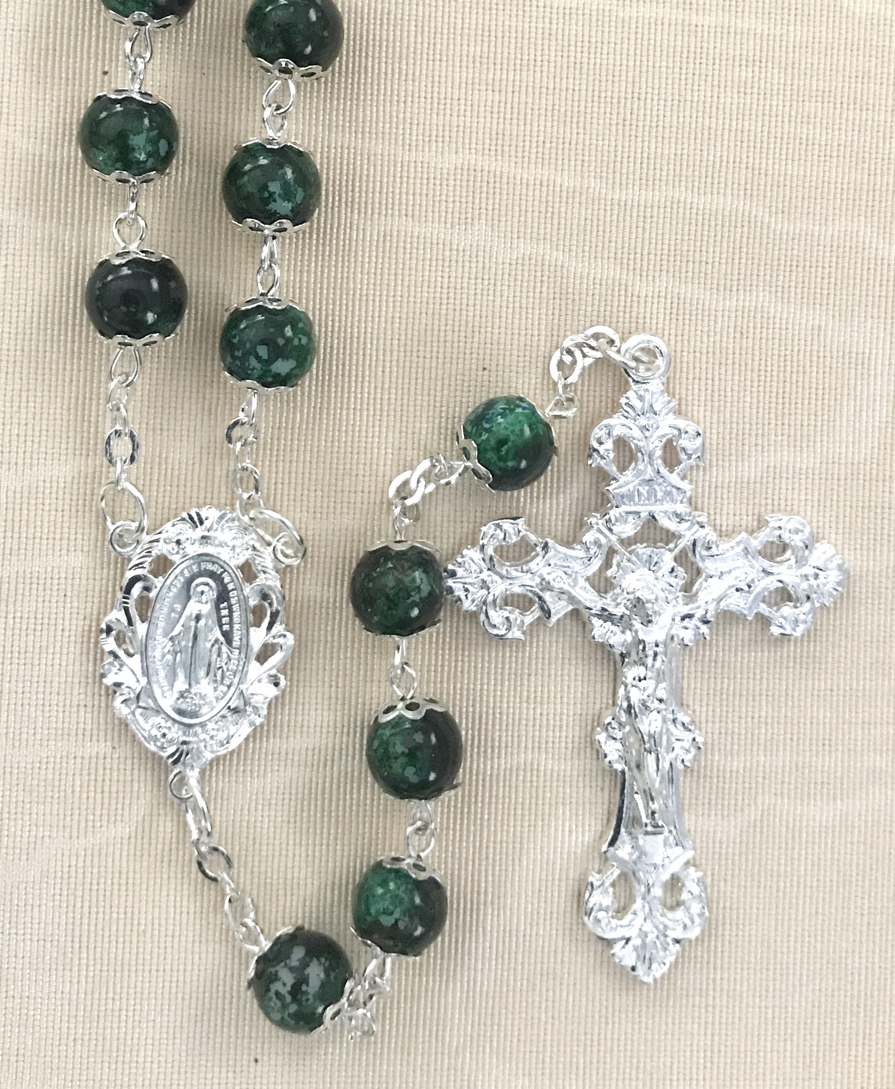 8mm EMERALD DOUBLE CAPPED ROSARY WITH STERLING SILVER PLATED CRUCIFIX AND CENTER GIFT BOXED