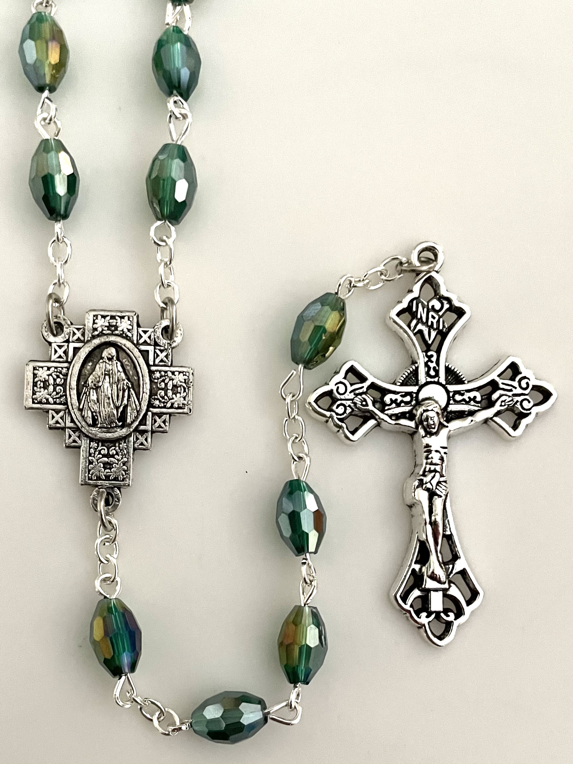 7x5mm TIN CUT EMERALD ROSARY WITH SILVER OXIDIZED CRUCIFIX AND CENTER GIFT BOXED 