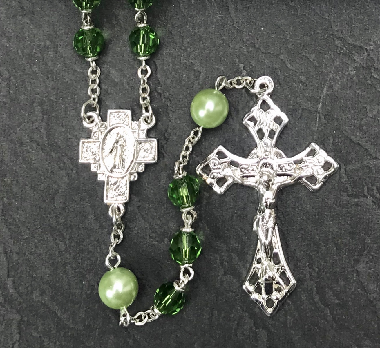 6mm PERIDOT TIN CUT WITH PEARL OUR FATHER BEADS WITH STERLING SILVER PLATE ROSARY BOXED