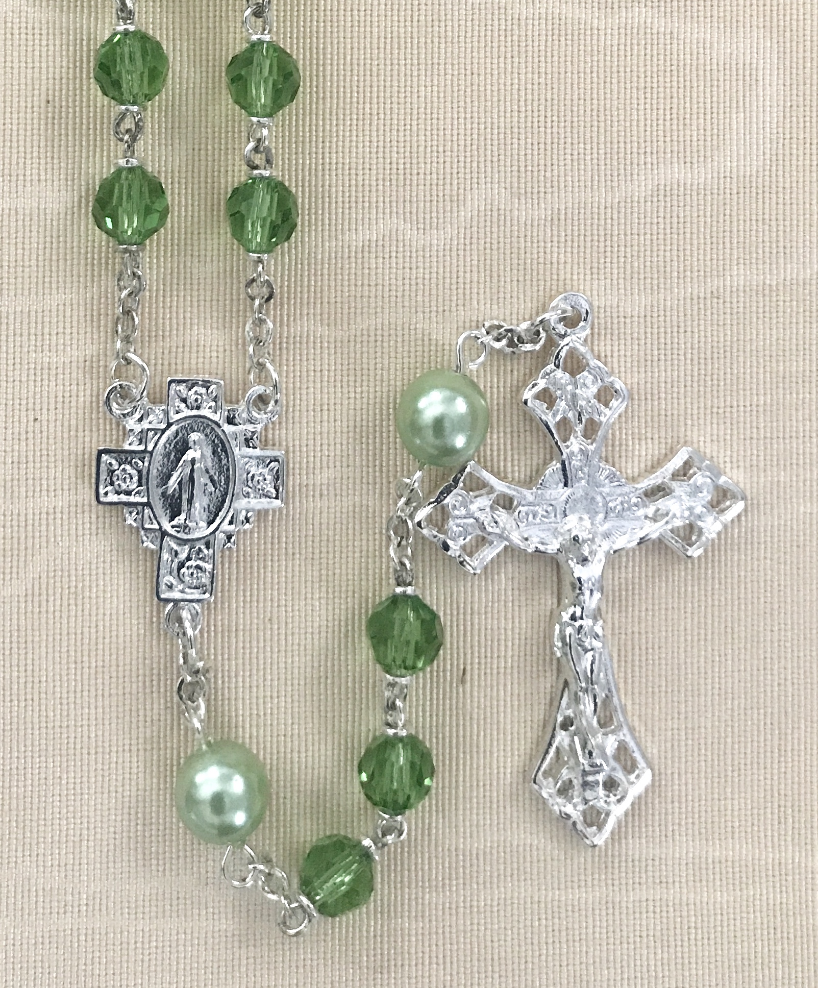 6mm PERIDOT TIN CUT WITH PEARL OUR FAHTER BEADS STERLING SILVER PLATED ROSARY GIFT BOXED