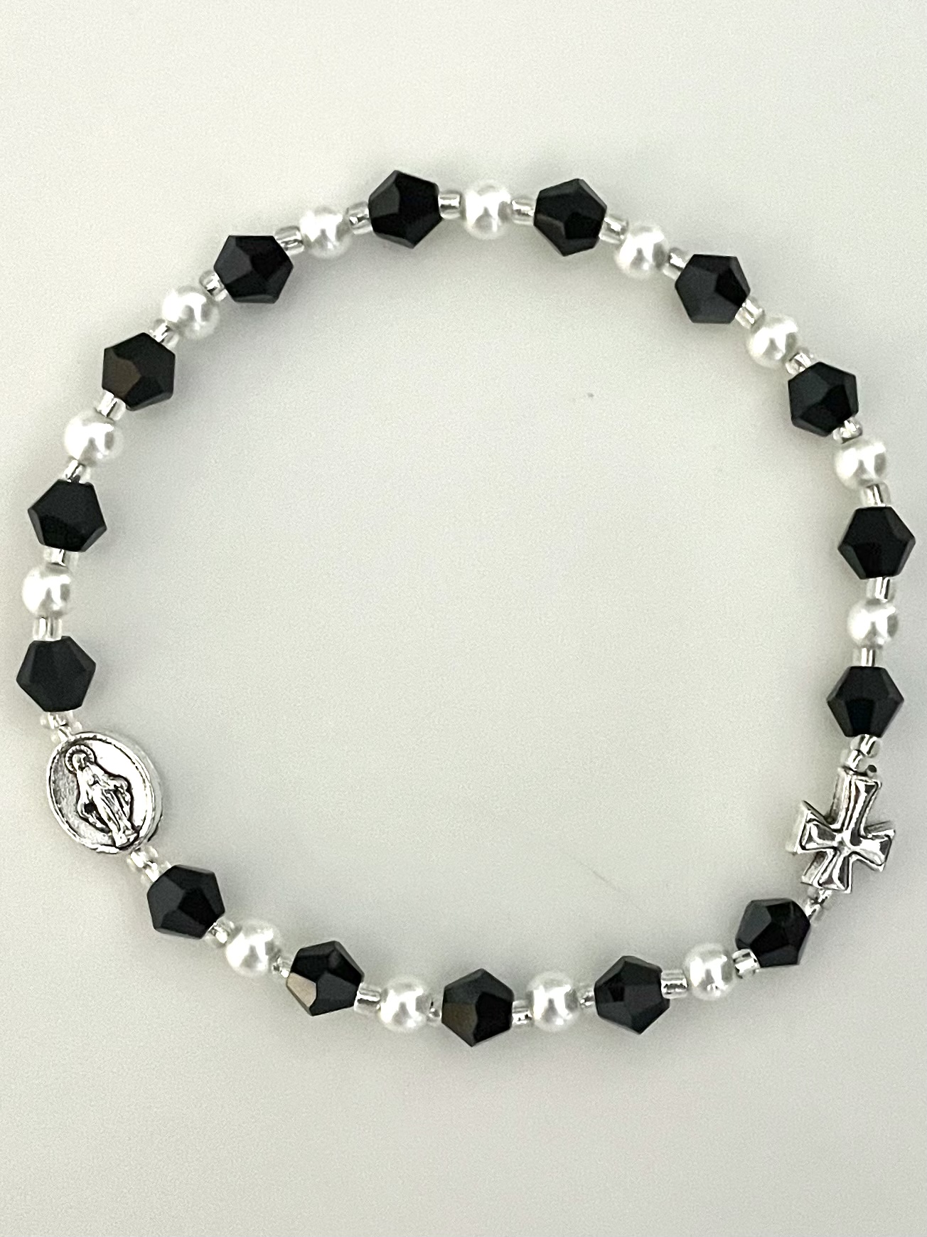 6mm JET TIN CUT CRYSTAL AND PEARL STRETCH ROSARY BRACELET