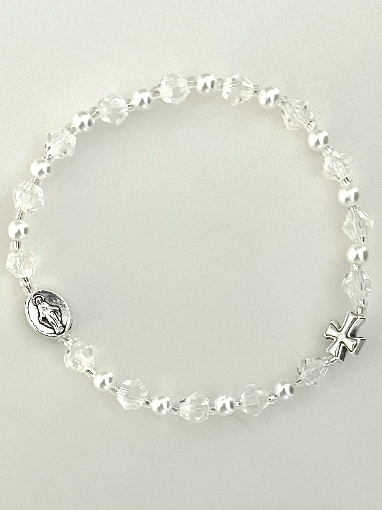 6mm TIN CUT CRYSTAL AND PEARL STRETCH ROSARY BRACELET