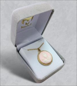 18 in Chalice Cameo Pendant on Chain with Box