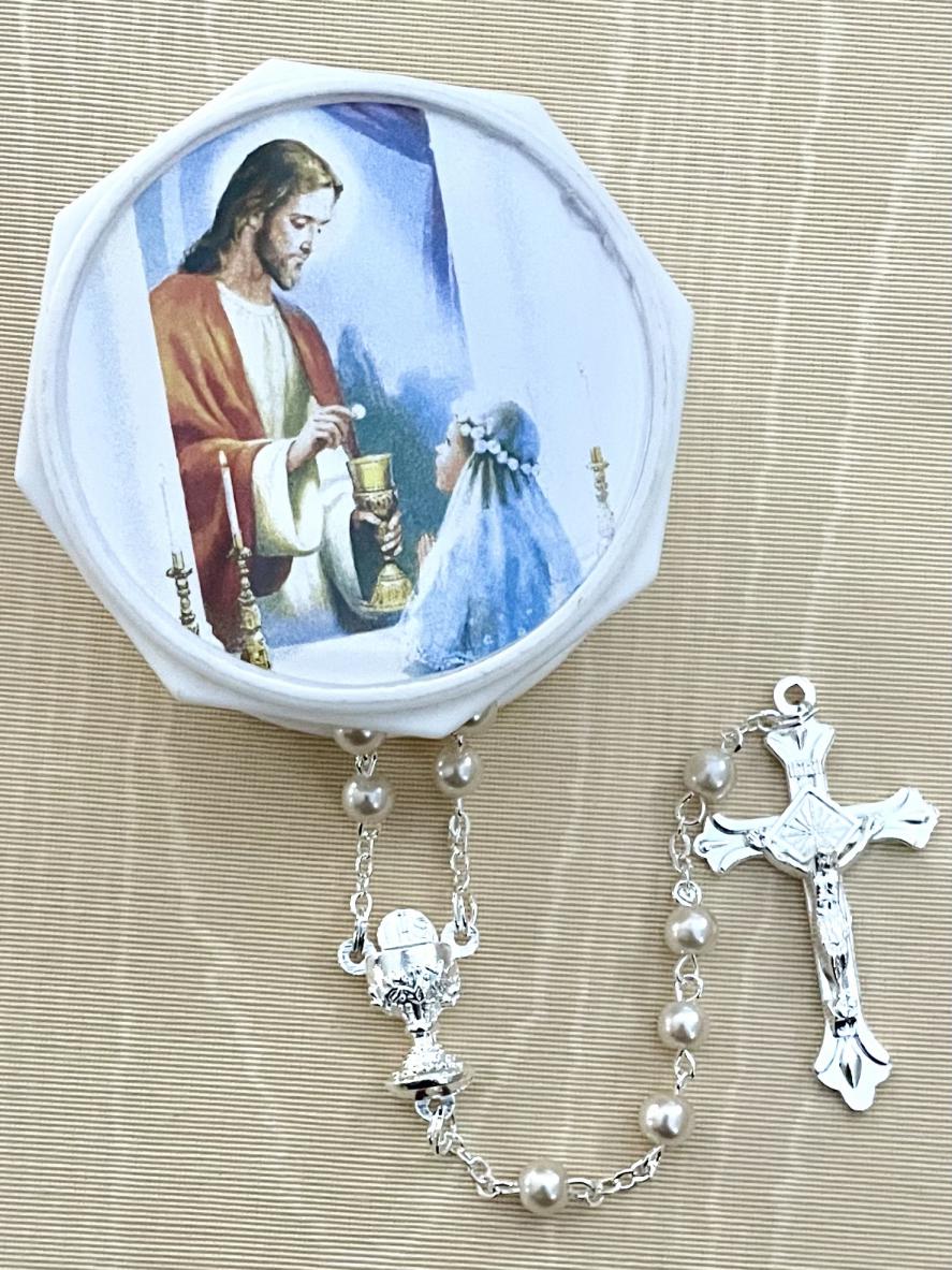 Traditions Girl Box with 5 mm Pearl Rosary Traditions Girl Box with 5 mm Pearl Rosary
