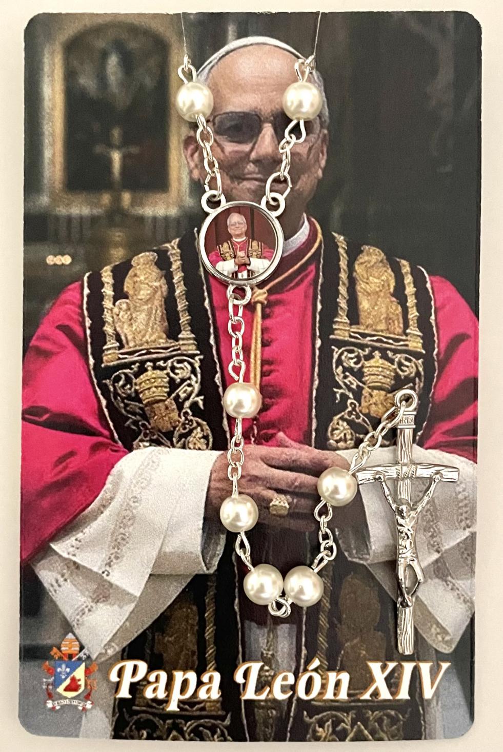 Leo XIV Women's Rosary on Card with Spanish Prayer in hanging display bag. Rosary features Photo Centerpiece of Pope Leo and Papal Crucifix