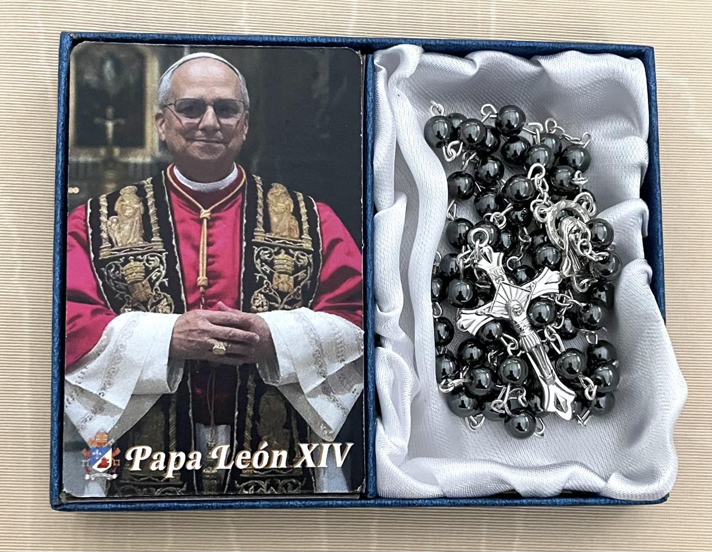 Leo XIV Men's Rosary with Spanish Prayer Card in Gift Box